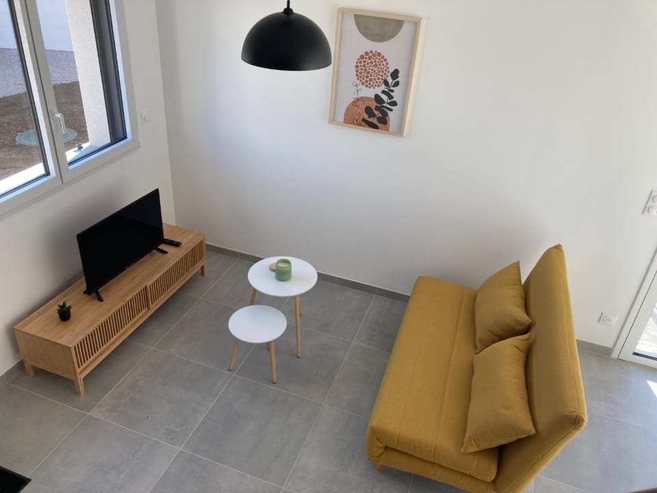 Communal lounge/ TV room, TV and multimedia, Living room