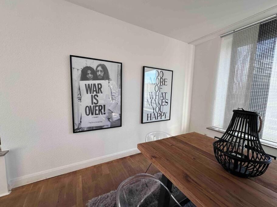 Spectecular Rhineview Fair Parking Luxury 12 Pers Apartment in Dusseldorf