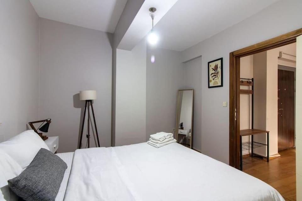 Cozy Modern 1BR w Patio New Building in Maltepe Apartment in Istanbul