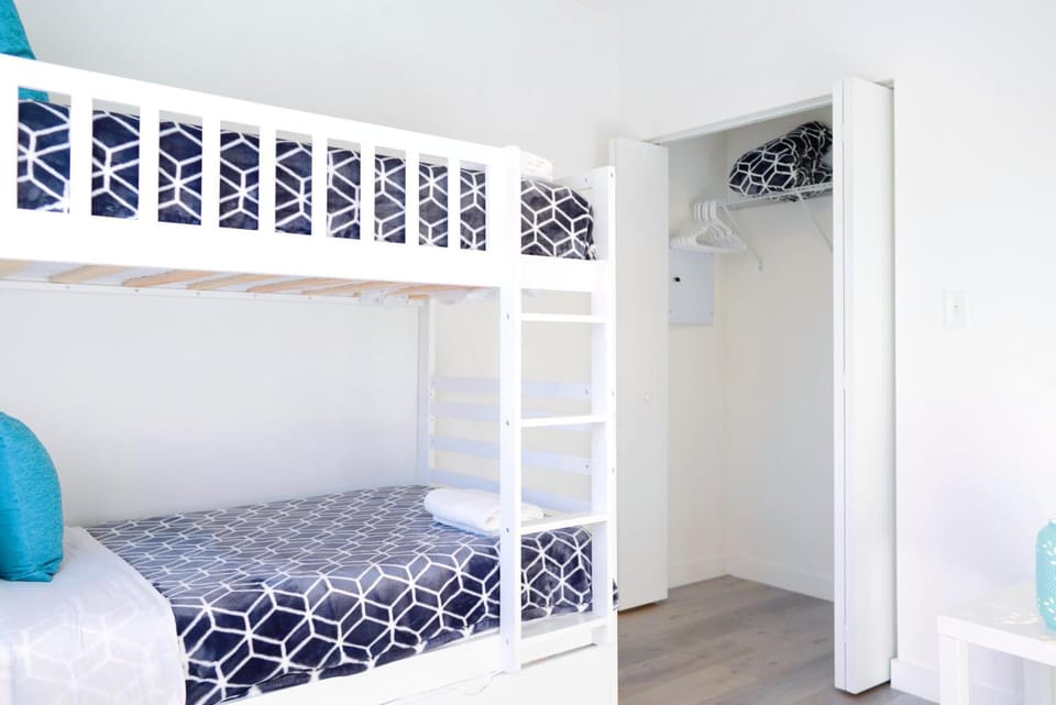 Bed, Bedroom, bunk bed, wardrobe, air conditioner