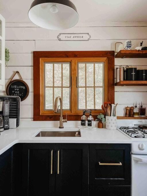 The Little Lake Cabin Cabin in New Fairfield