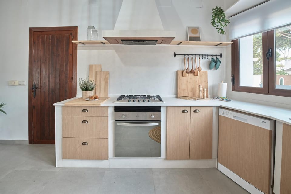 Kitchen or kitchenette, stove, kitchen