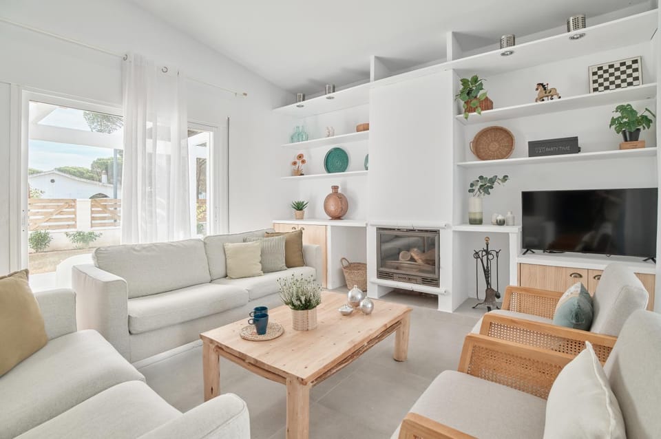 Communal lounge/ TV room, Living room