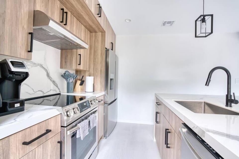 Hamptons Modern Retreat NEW CONS House in Water Mill