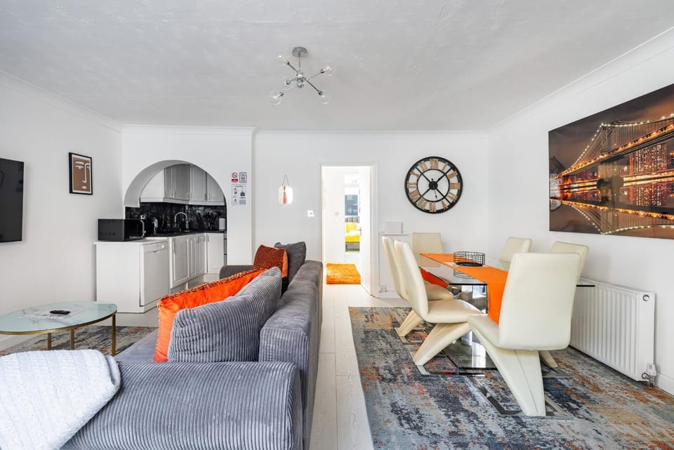 Living room, Dining area