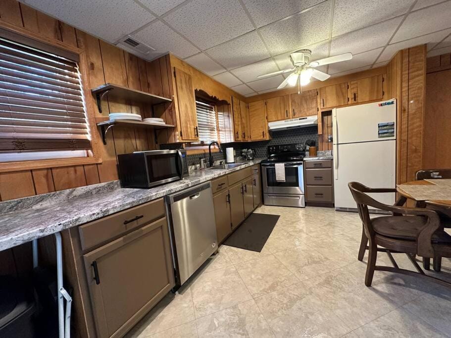 Quiet, golf lake community cozy 2bdr 1 bth getaway Apartment in North Carolina