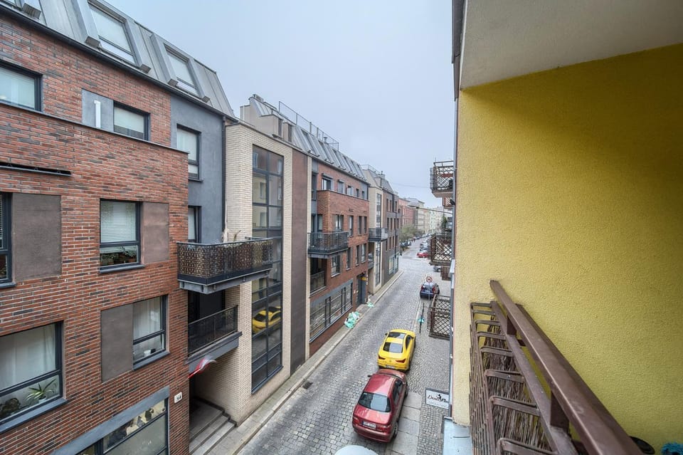 Neighbourhood, City view, Location