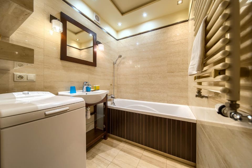 Bathroom, Bath, towels
