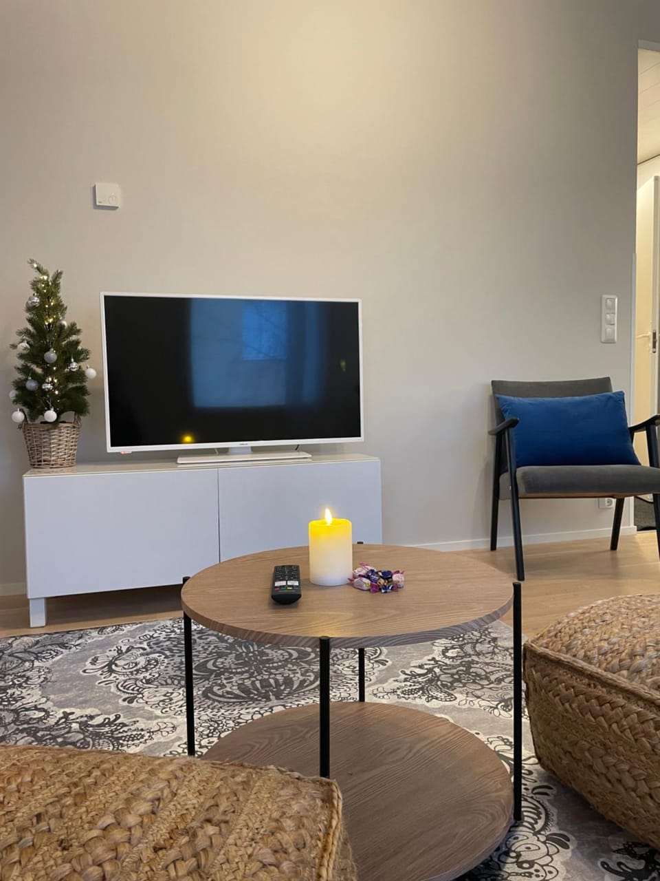 TV and multimedia, Seating area