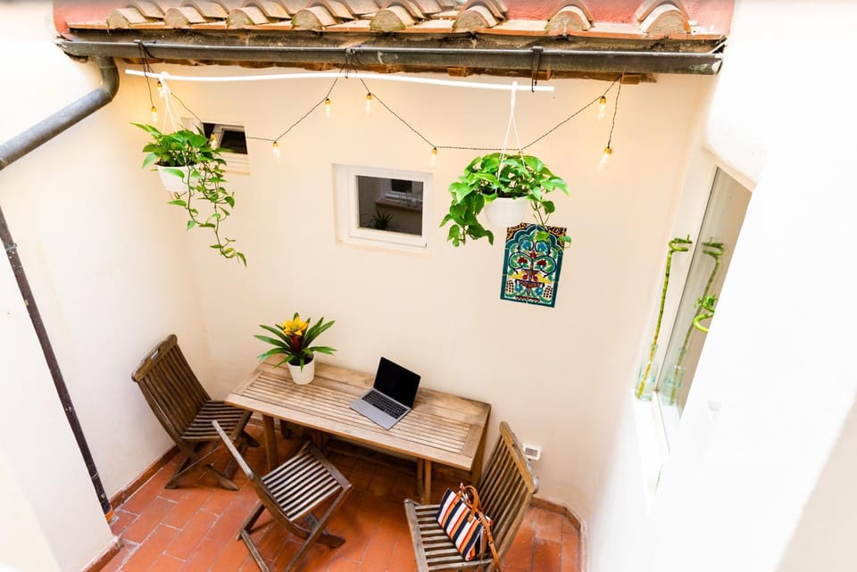 Dining area, Inner courtyard view