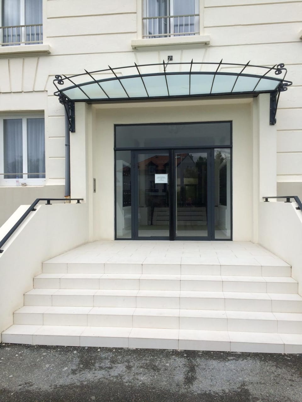 Facade/entrance