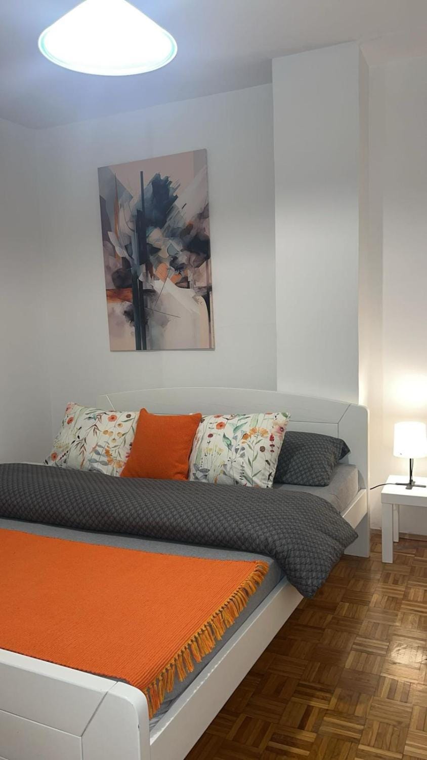NEW BELGRADE Lovely three bedroom apartment Apartment in Belgrade