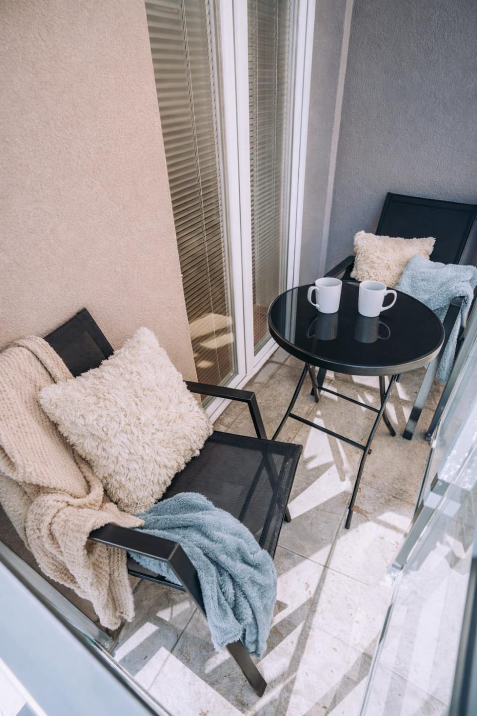 Bed, Living room, Photo of the whole room, Seating area, Dining area, Bedroom