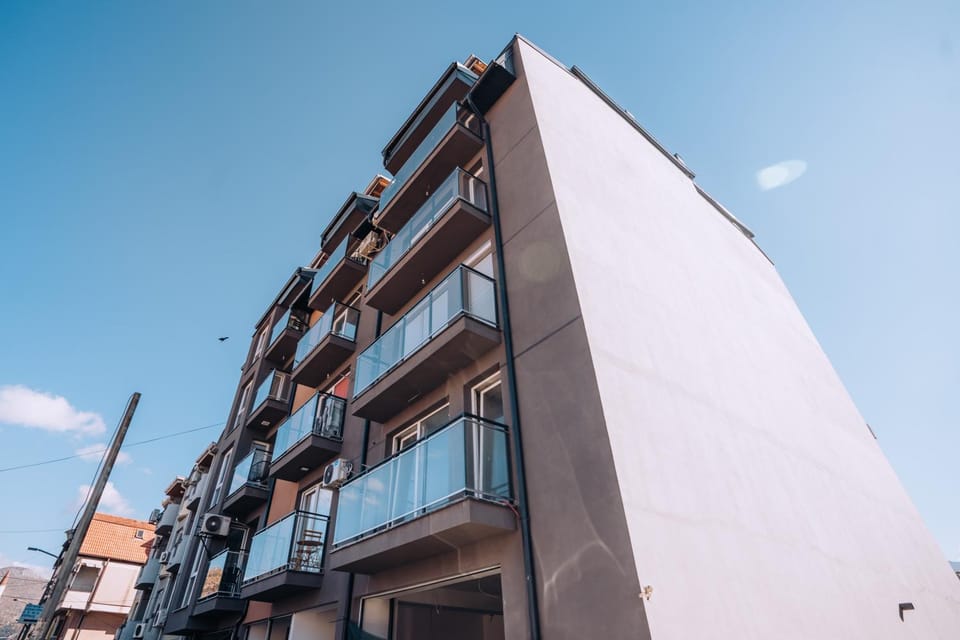 Property building, Day