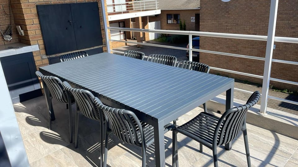 Patio, BBQ facilities