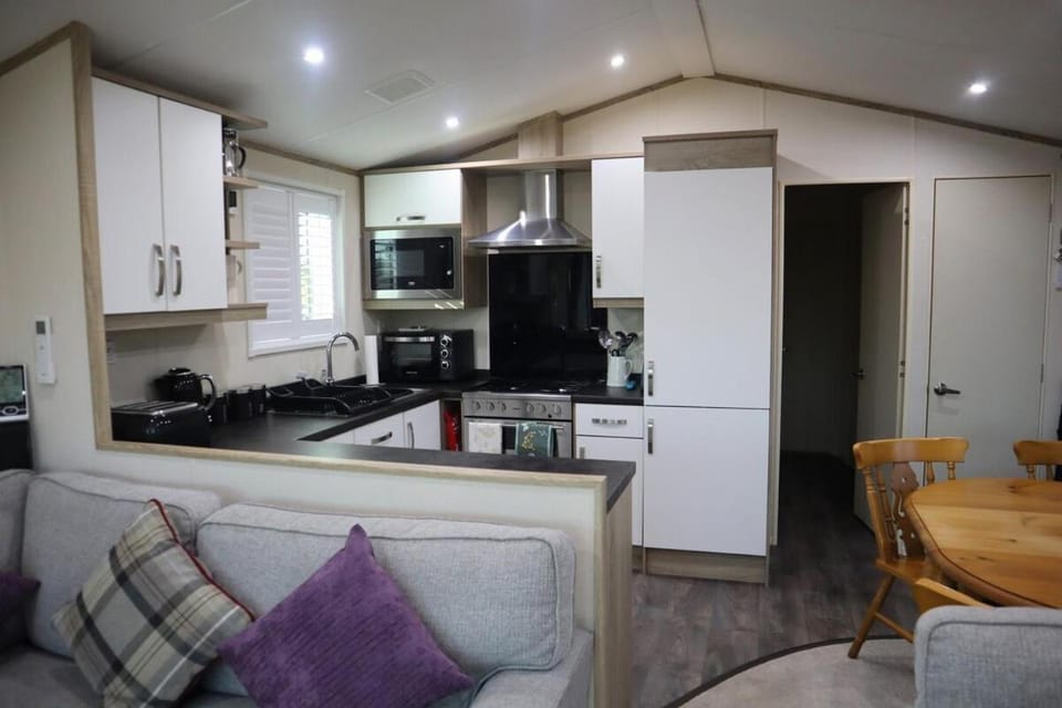 Amazing Lodge with Hot Tub Campground/ 
RV Resort in Mid Suffolk District