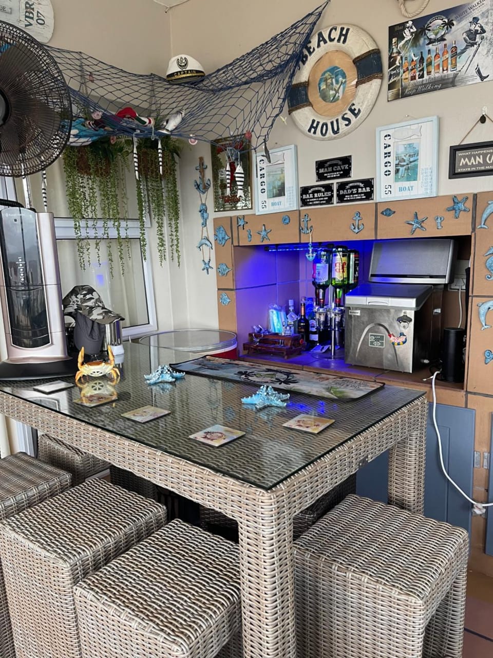 Lounge or bar