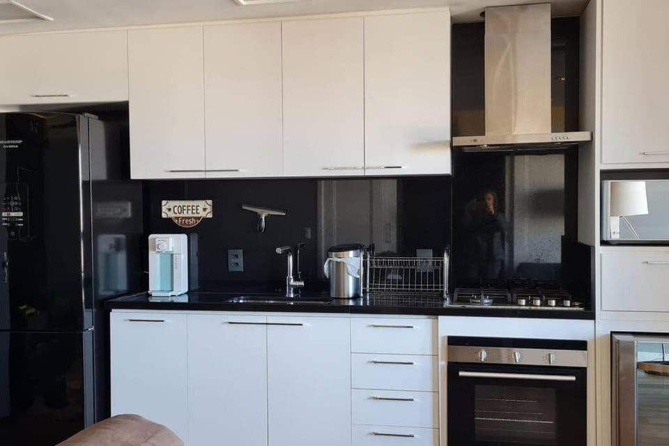 Coffee/tea facilities, Kitchen or kitchenette, oven, toaster