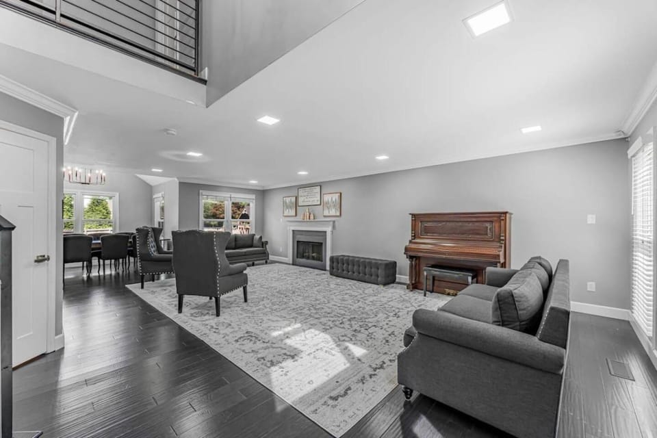 Beautiful home with Pool - great for kids House in Cedar Bluff