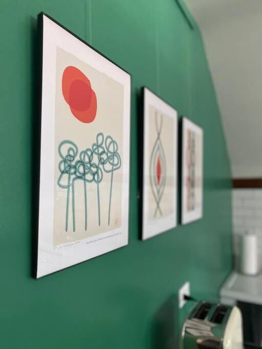 Gallery Loft of Oak Park #1 Top Host in IL Apartment in Oak Park