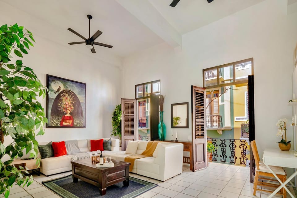 Living room, Seating area, fireplace