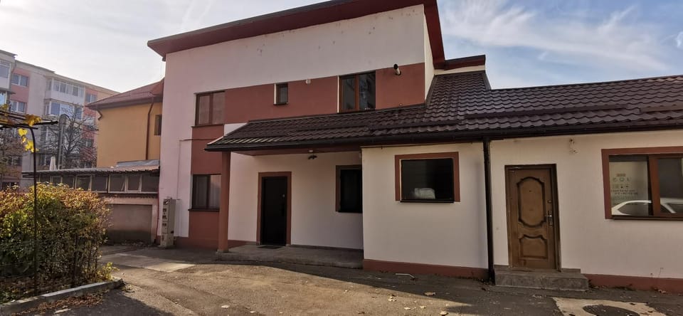 Property building, Street view