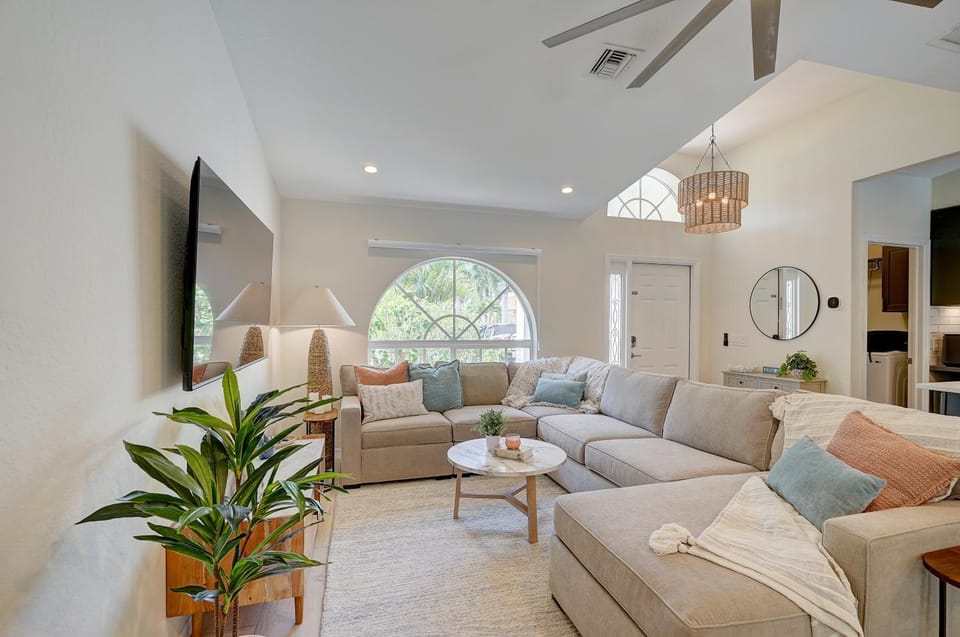 TV and multimedia, Living room, Seating area