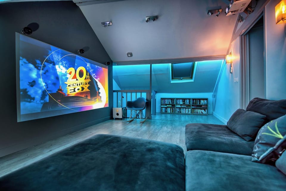 Game Room, Entertainment