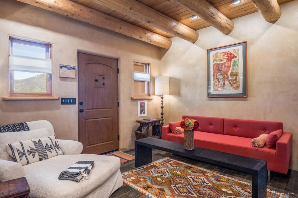 Hora Feliz House in New Mexico