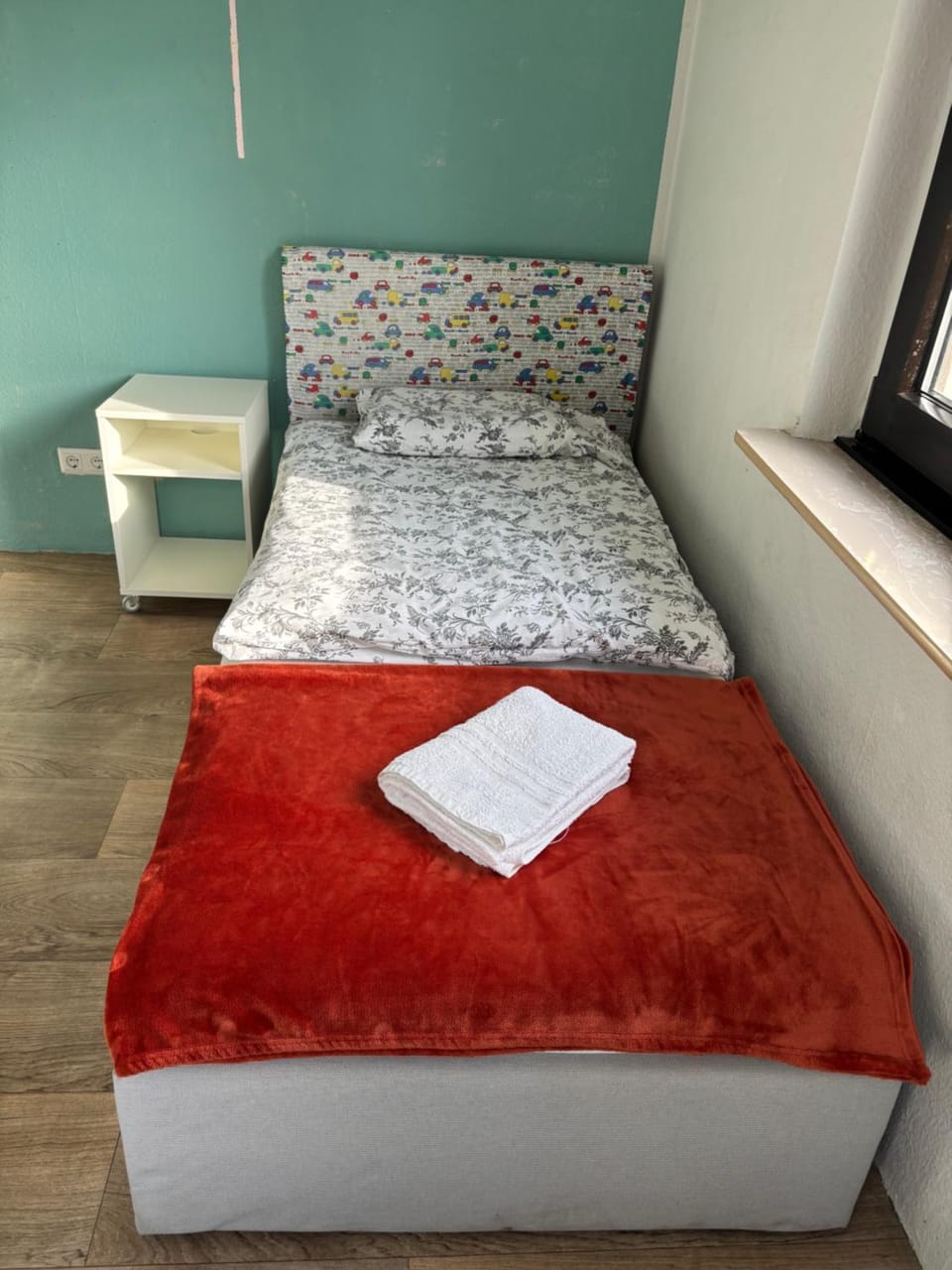 Amazing entire Apartment, U79&S1, Messe, Airport, Hbf, 6-Seen-Platte Bed and Breakfast in Duisburg