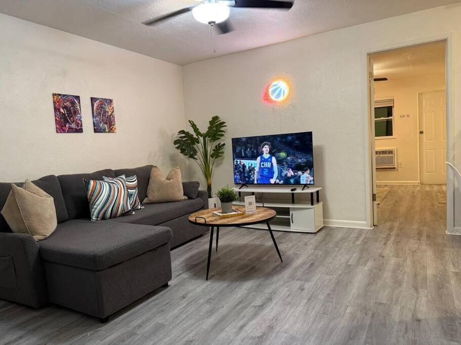 New comfortable and youthful sport Apartment in Fort Lauderdale