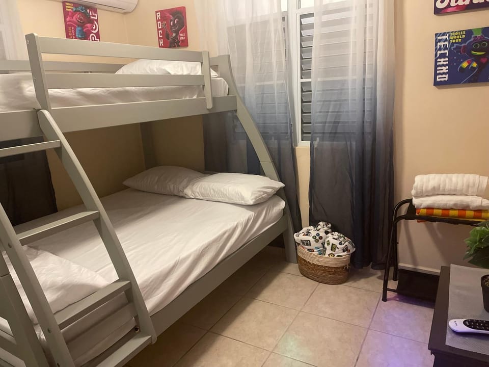 Bedroom, bunk bed