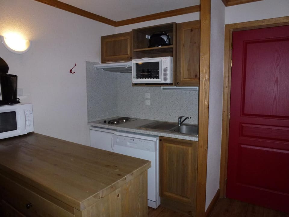 Bathroom, kitchen