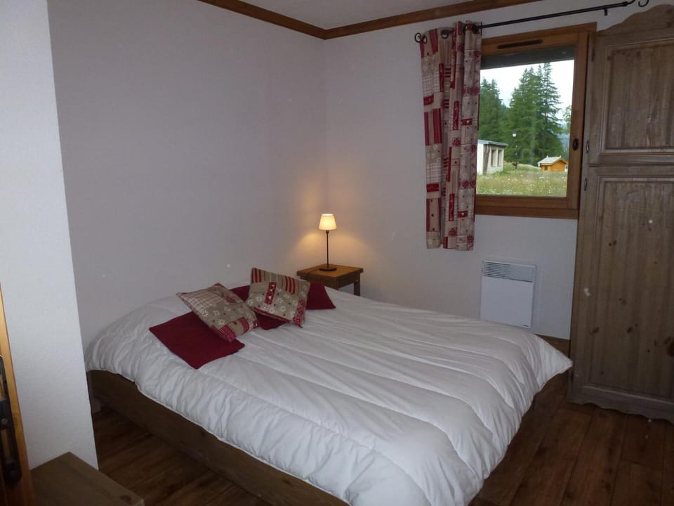 Bed, Bedroom, furniture