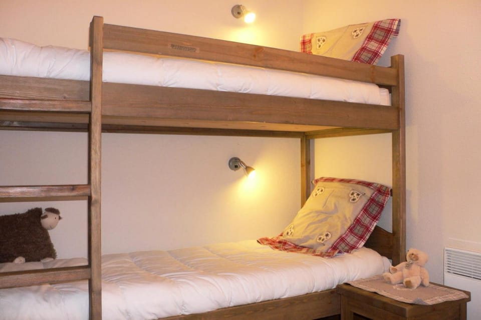 Bed, Bedroom, furniture