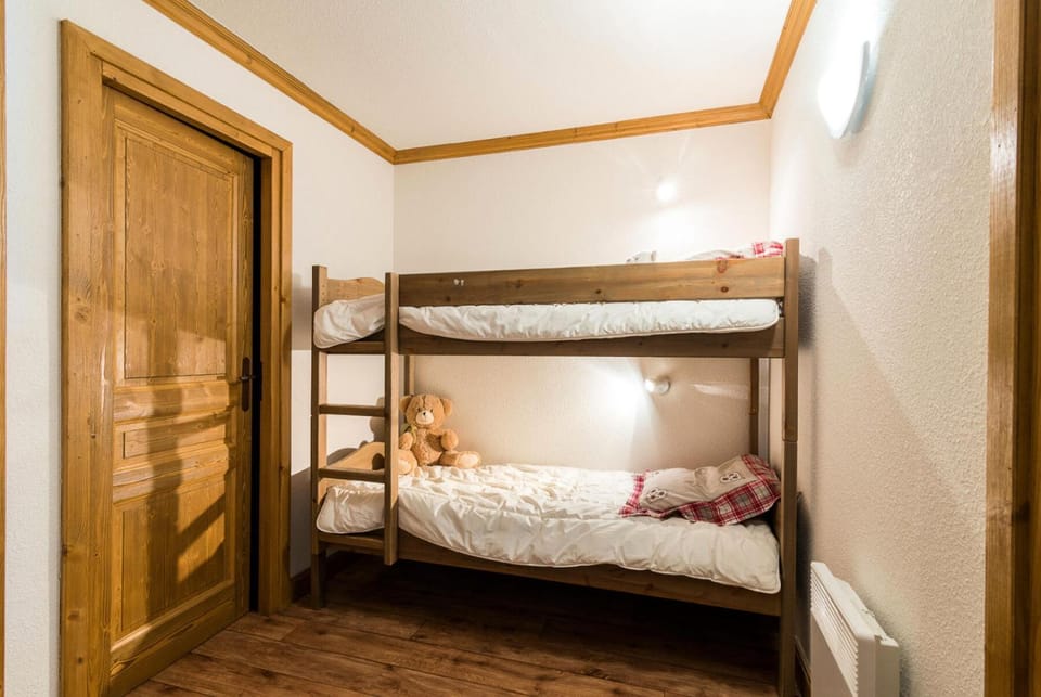 Bed, Bathroom, furniture