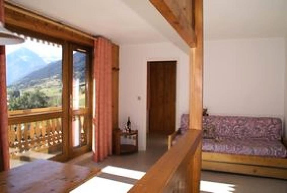 Bed, kitchen