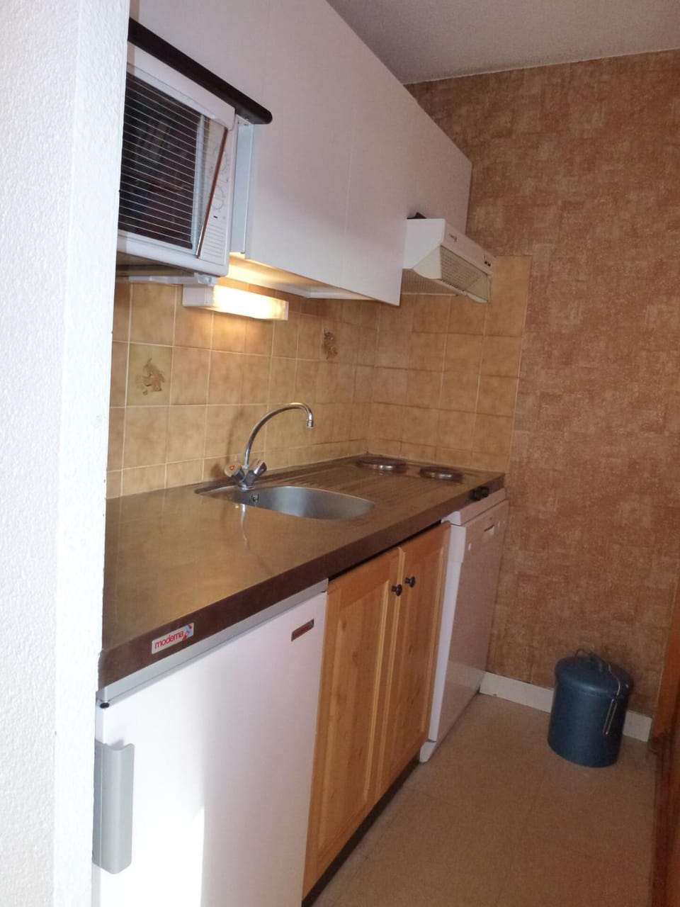 Bathroom, kitchen