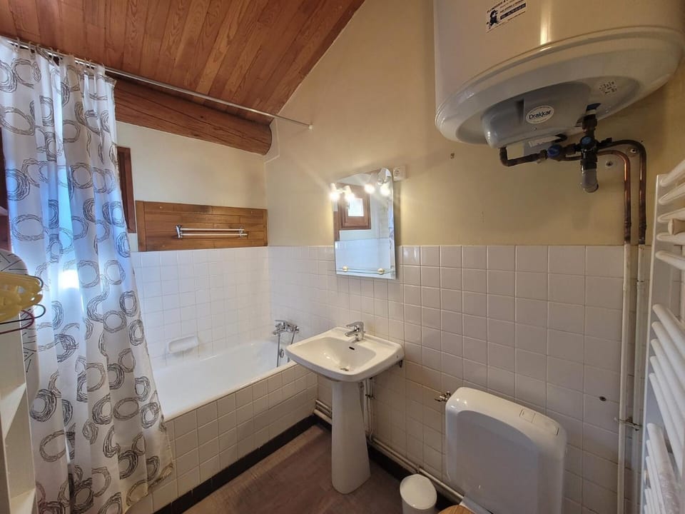 Shower, Bathroom, kitchen