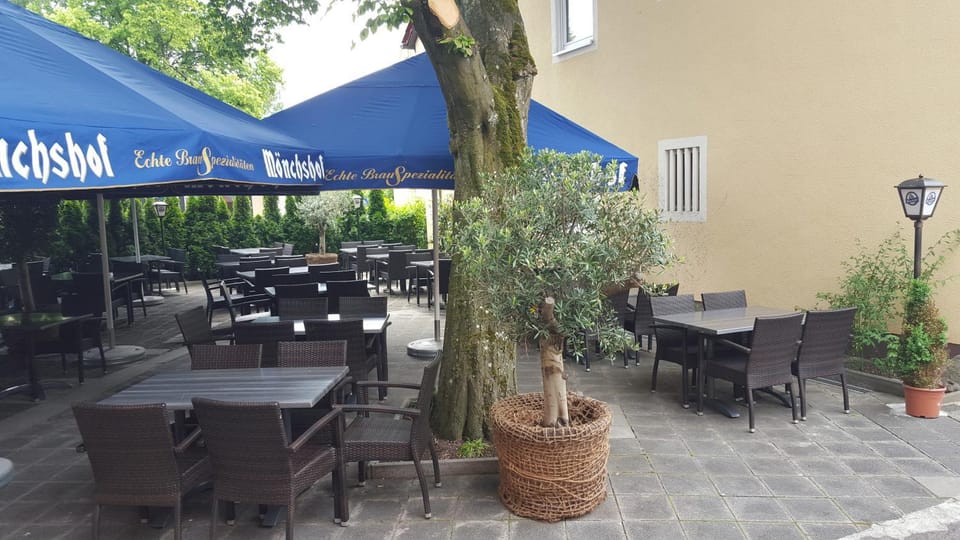 Day, Lounge or bar