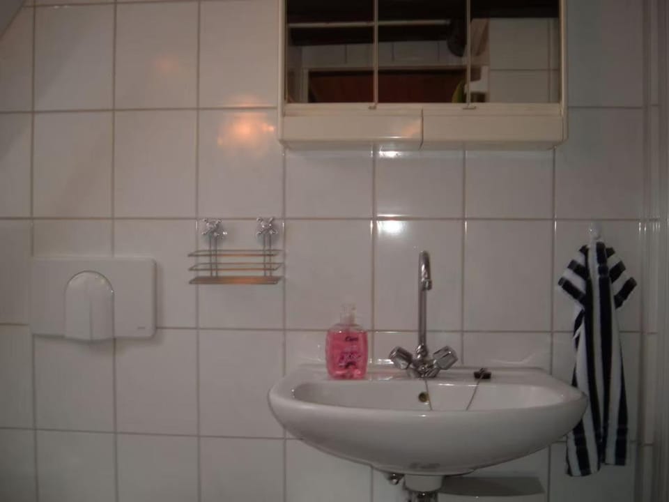 Bathroom, towels