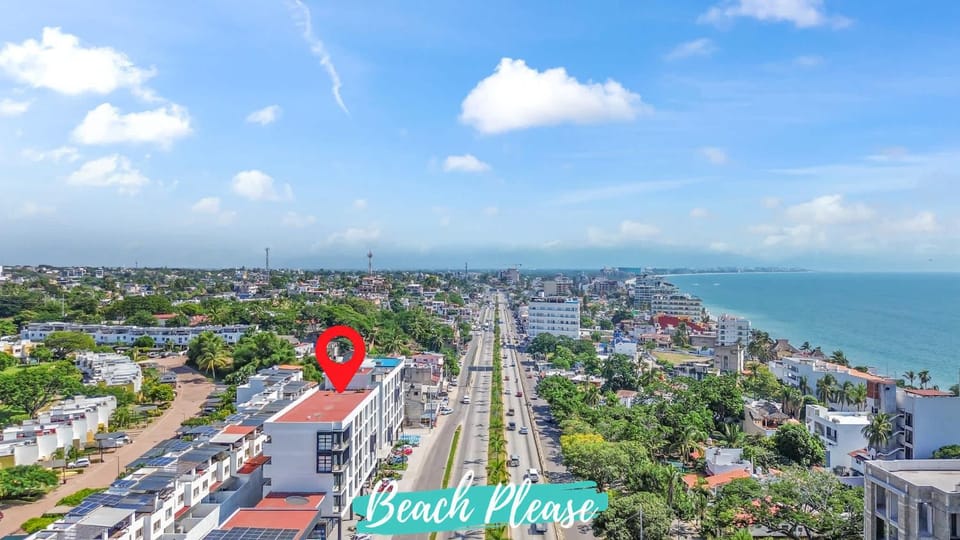 Facade/entrance, Bird's eye view, Sea view, Street view, Location