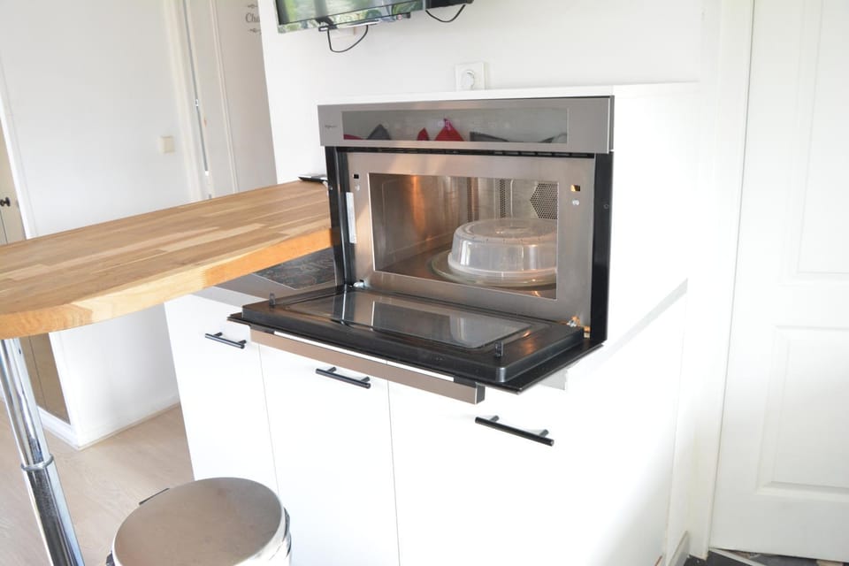Coffee/tea facilities, Kitchen or kitchenette, minibar, pet friendly, stove