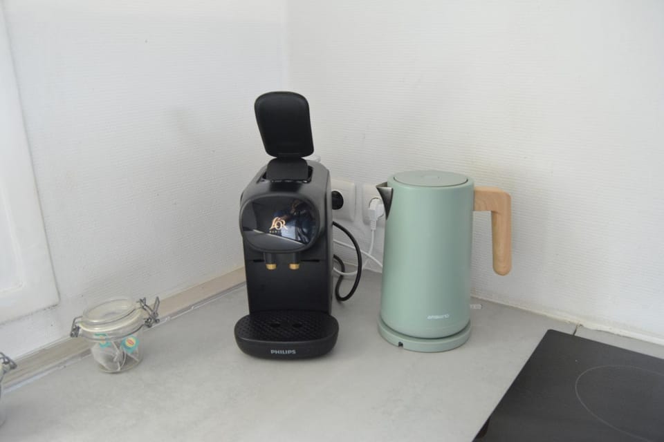 Coffee/tea facilities, Kitchen or kitchenette
