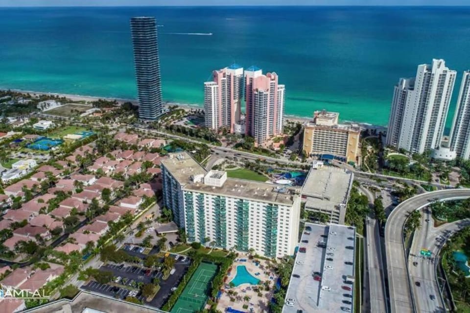 Bird's eye view, Location