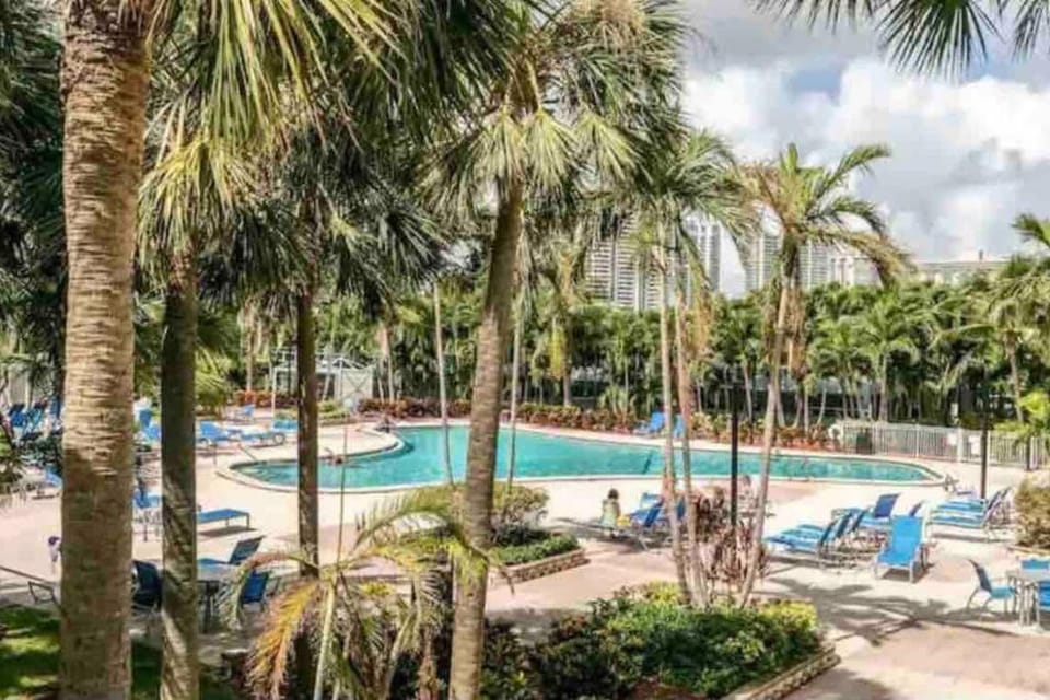 Solarium, Balcony/Terrace, Pool view, Swimming pool
