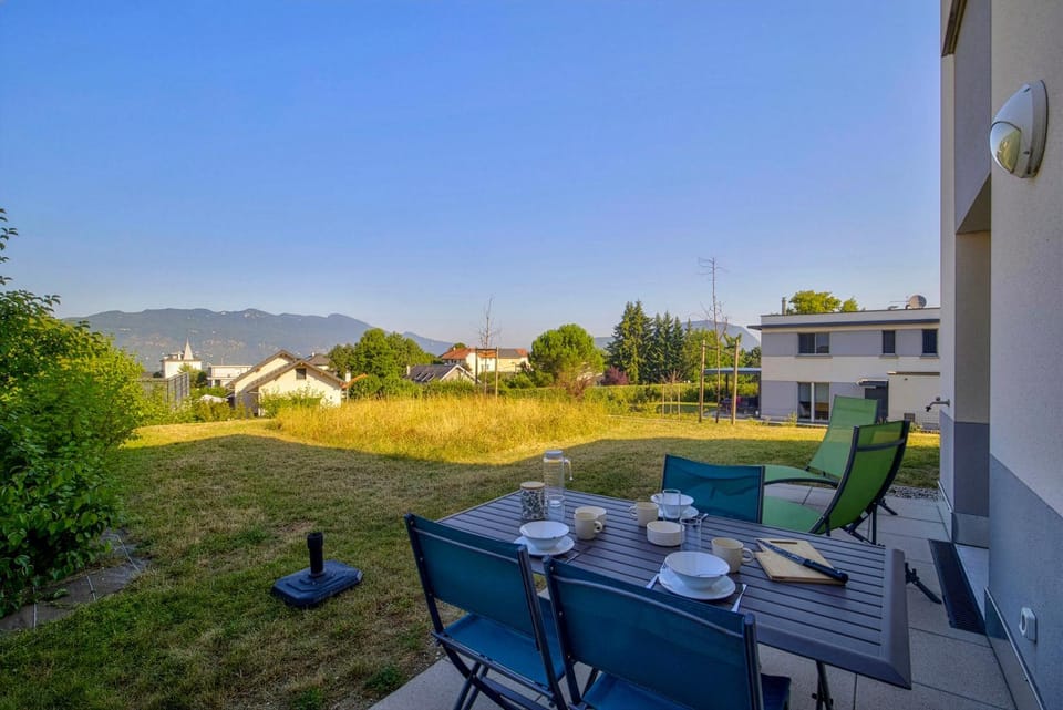 Garden, Dining area, Garden view