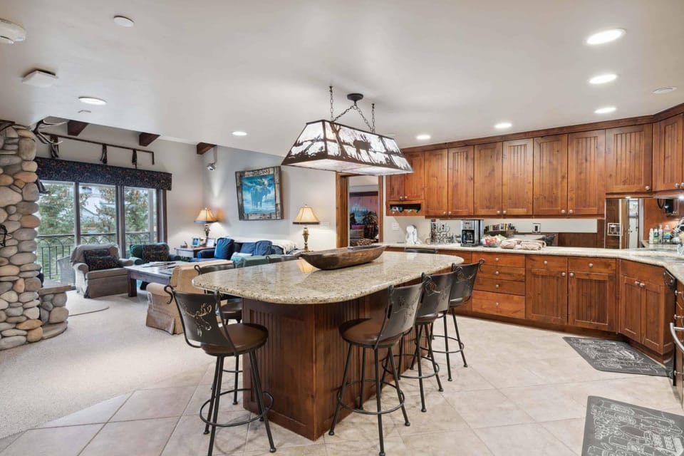 The Charter at Beaver Creek at G420 Apartment in Beaver Creek
