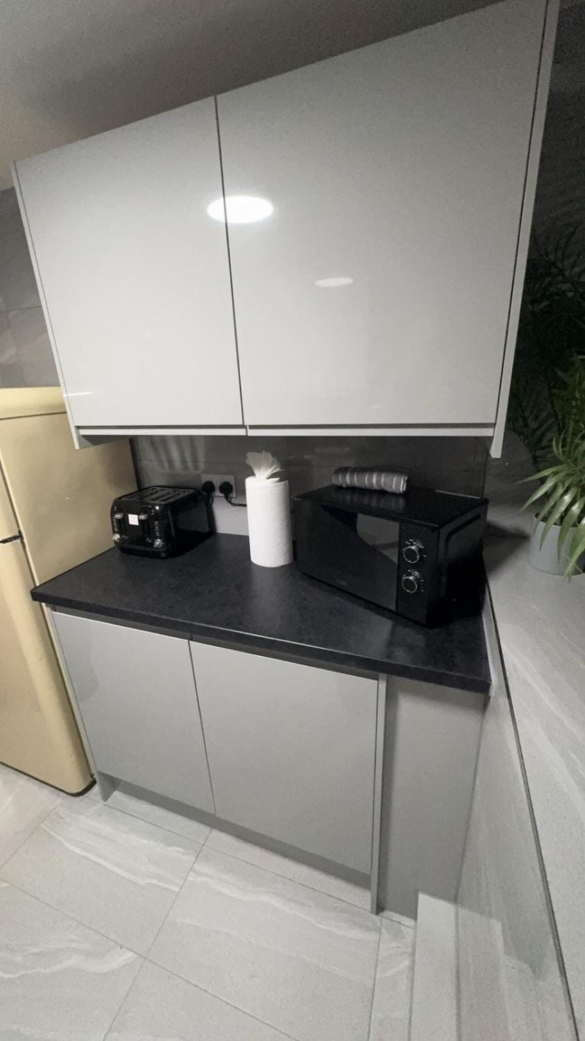 Large Studio for Contractors, Families, Relocation Near New Cross Hospital Apartment in Wolverhampton