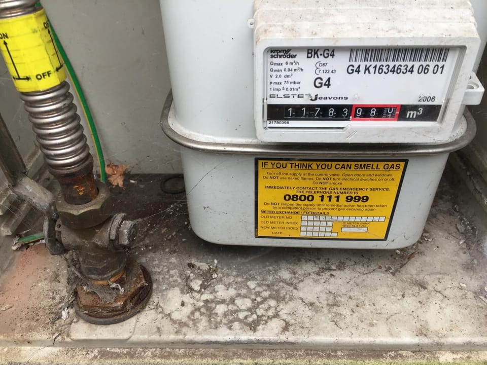 1st floor Large single room for one person in Rotherham plus kitchen Vacation rental in Rotherham